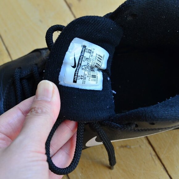 Nike Shoes Size 4Y - Picture 9 of 9